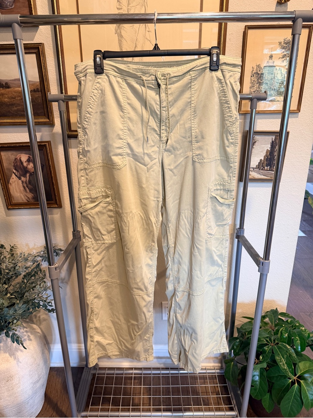 American Eagle Outfitters Men's Cargo Pants — Light Khaki